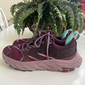 HOKA ONE ONE Anacapa Low GTX Wmn 9.5B Trail Hike shoes Grape Wine EUC